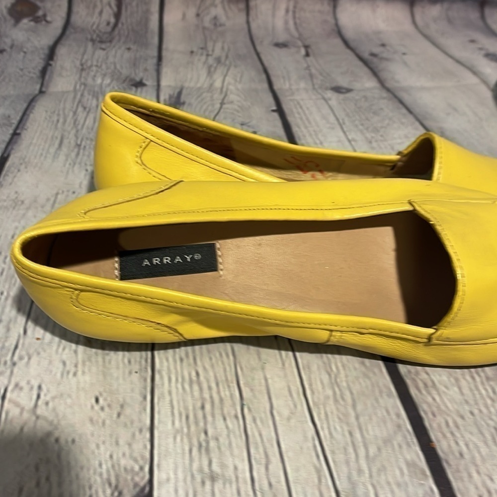 Array lemon yellow leather flats Size 6.5 - Picture 5 of 9